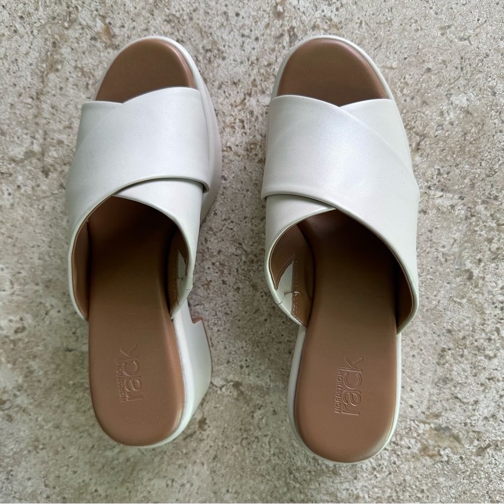 Nordstrom Rack Women's Cream Slide Sandals